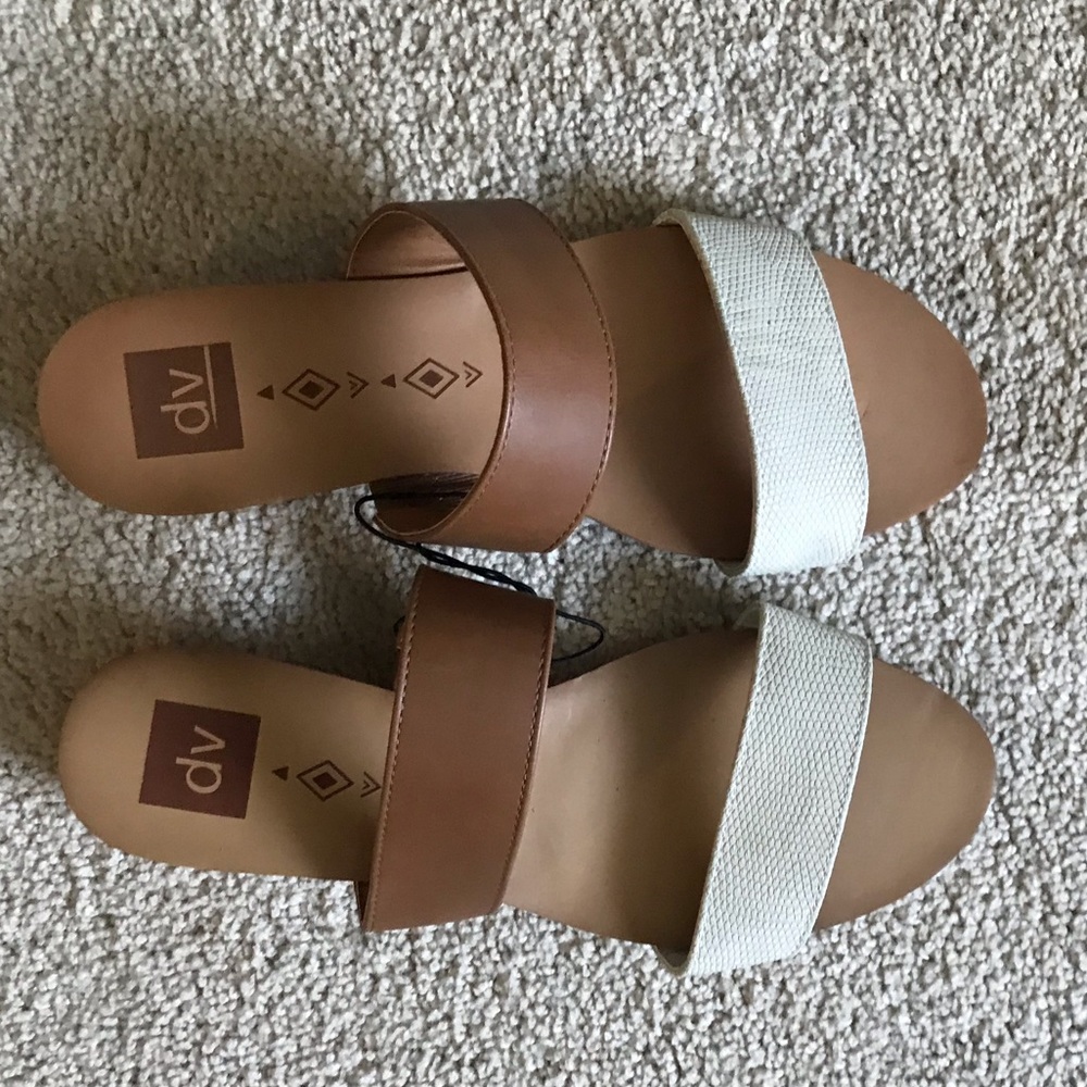 Ivory and tan sandal